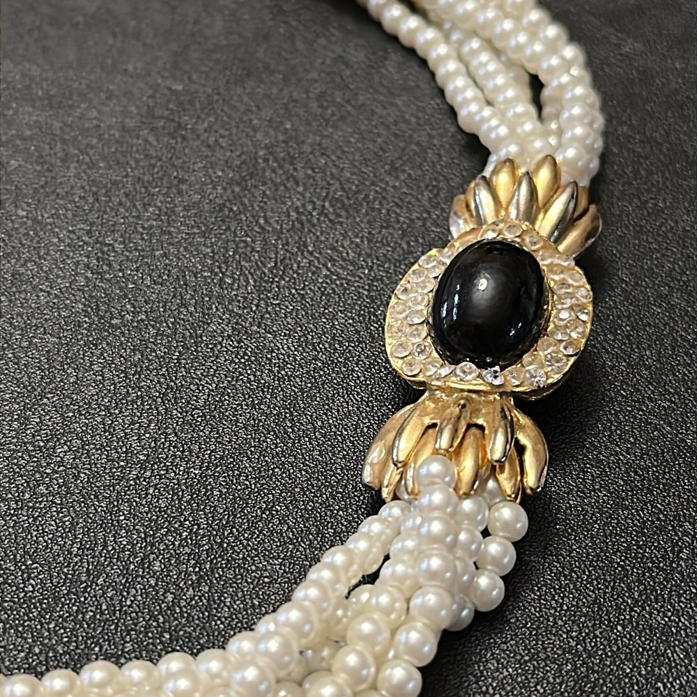 Korea Multiple Strand Faux Pearls W/ Black Glass & Rhinestone Clasp VTG Necklace - Picture 10 of 16